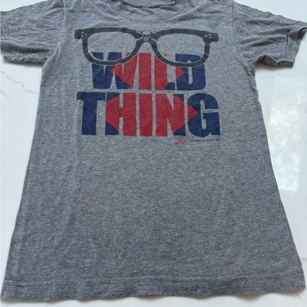 Wild thing GV art Cleveland that I love tshirt xs